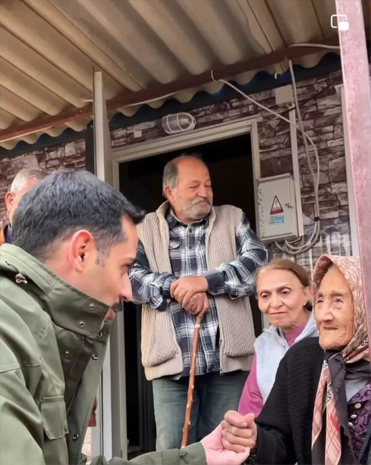 Kaymakam Soylu, 114 Yaşındaki Fatma Tıraş’ı Ziyaret Etti