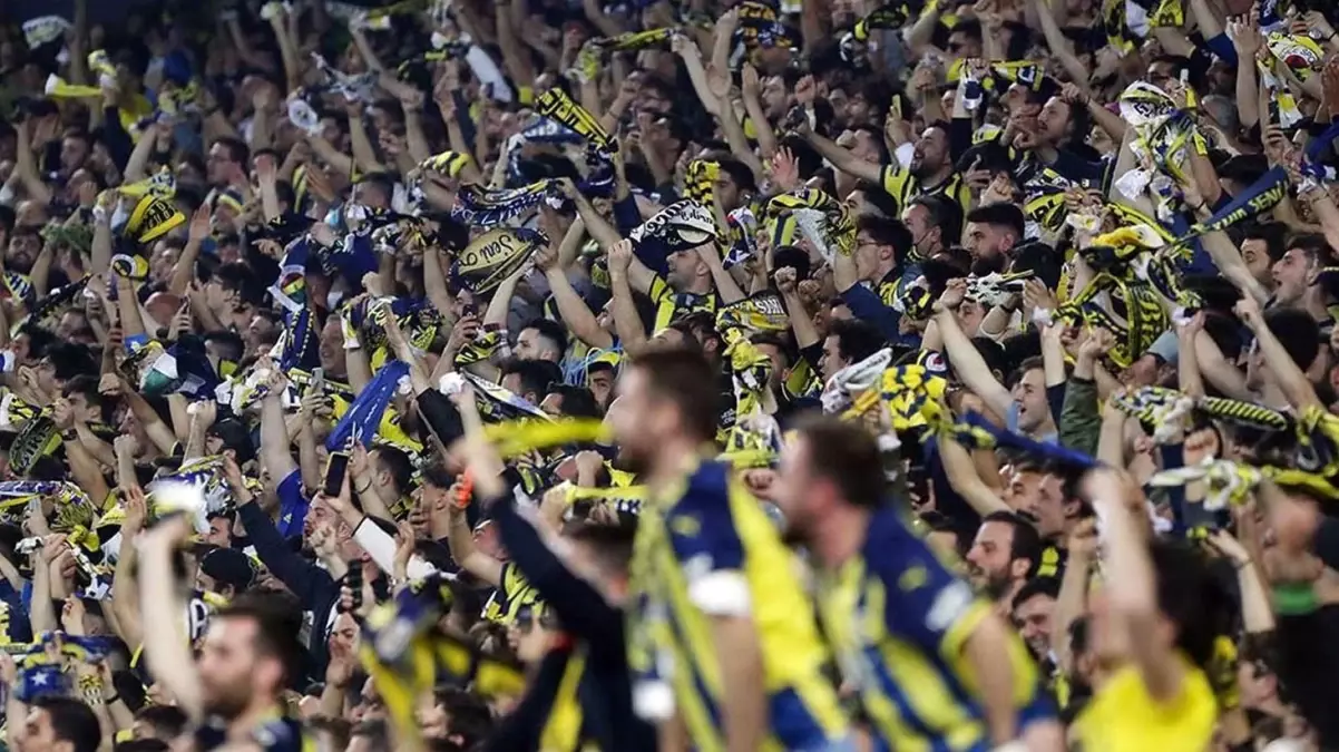 Taraftarın ismini unuttuğu futbolcu Fenerbahçe’den ayrılıyor