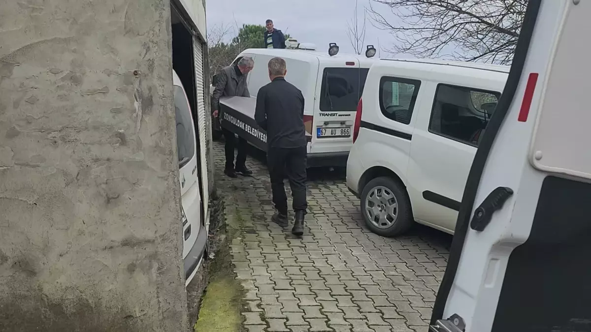 Zonguldak’ta 2 çocuk annesi genç kadın evinde ölü bulundu